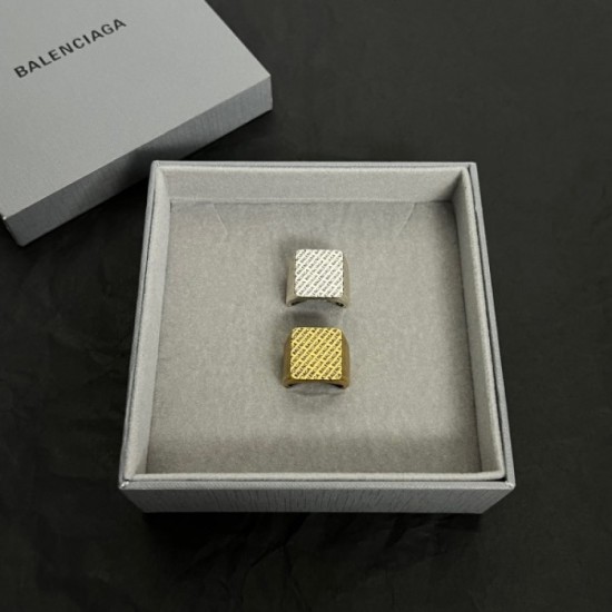 BALENCIAGA Balenciaga Ring 2023SS Items also published in magazines BALENCIAGA Balenciaga Ring 2023SS Items also published in magazines
