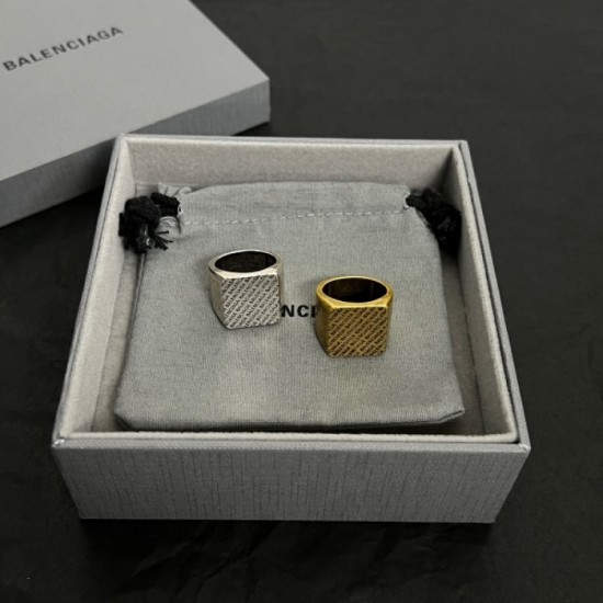 BALENCIAGA Balenciaga Ring 2023SS Items also published in magazines BALENCIAGA Balenciaga Ring 2023SS Items also published in magazines