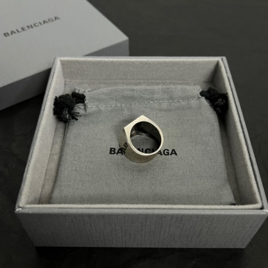 BALENCIAGA Balenciaga Ring 2023SS Items also published in magazines BALENCIAGA Balenciaga Ring 2023SS Items also published in magazines