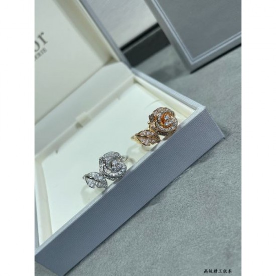 DIOR Sold out item 2023FW ring that is sure to be a hit in winter DIOR Sold out item 2023FW ring that is sure to be a hit in winter