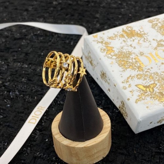DIOR Dior New winter 2023FW ring that transcends borders and eras DIOR Dior New winter 2023FW ring that transcends borders and eras