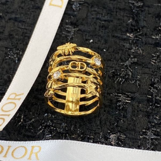 DIOR Dior New winter 2023FW ring that transcends borders and eras DIOR Dior New winter 2023FW ring that transcends borders and eras