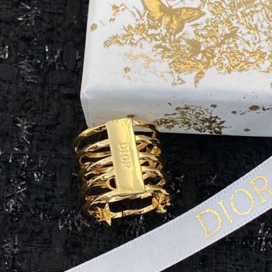 DIOR Dior New winter 2023FW ring that transcends borders and eras DIOR Dior New winter 2023FW ring that transcends borders and eras