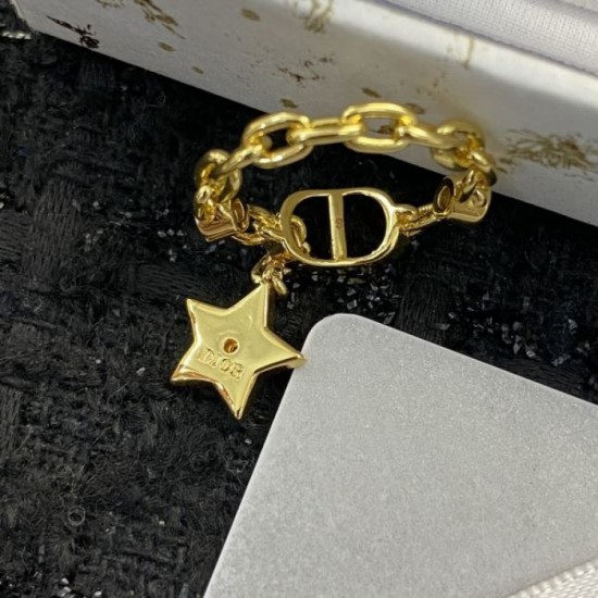 DIOR 2023FW ring that gives the impression of a fashionable expert DIOR 2023FW ring that gives the impression of a fashionable expert