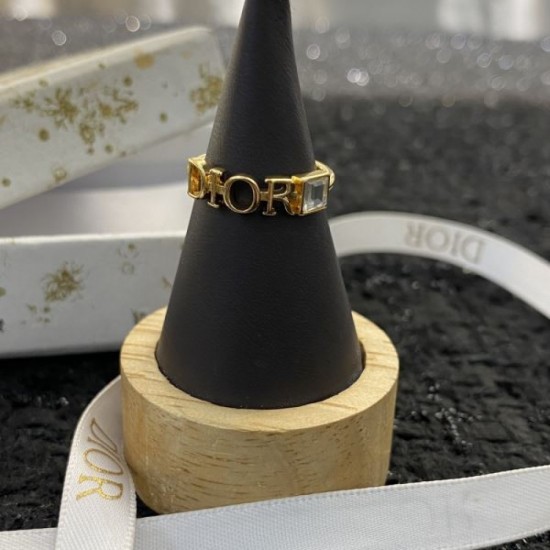 DIOR Dior 2023FW ring that is always sold out at the end of the year DIOR Dior 2023FW ring that is always sold out at the end of the year