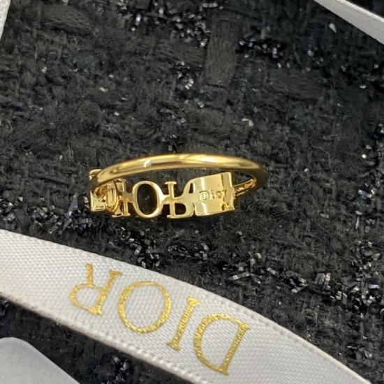 DIOR Dior 2023FW ring that is always sold out at the end of the year DIOR Dior 2023FW ring that is always sold out at the end of the year