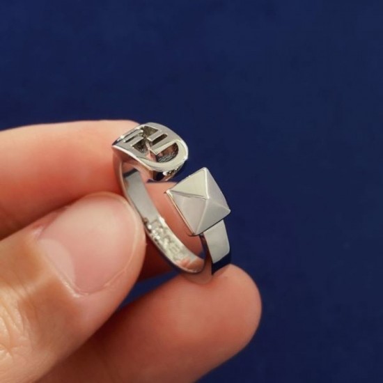 FENDI This season's hottest trend 2023FW ring FENDI This season's hottest trend 2023FW ring