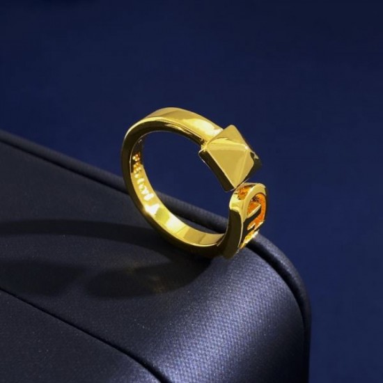 FENDI This season's hottest trend 2023FW ring FENDI This season's hottest trend 2023FW ring