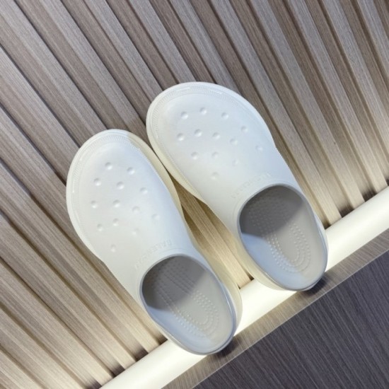 Limited edition slippers that can be used absolutely in summer 2023SS BALENCIAGA Balenciaga Limited edition slippers that can be used absolutely in summer 2023SS BALENCIAGA Balenciaga