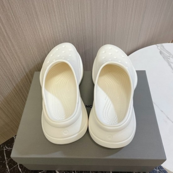 Limited edition slippers that can be used absolutely in summer 2023SS BALENCIAGA Balenciaga Limited edition slippers that can be used absolutely in summer 2023SS BALENCIAGA Balenciaga