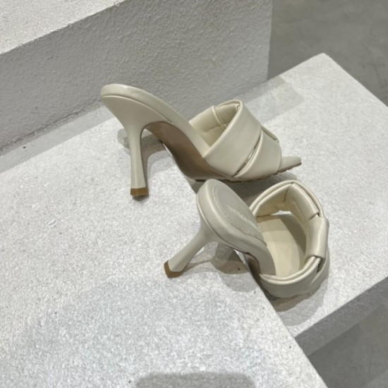 2023SS Mule Recommended Coordination BOTTEGA VENETA Bottega Veneta 2023SS Mule Recommended Coordination BOTTEGA VENETA Bottega Veneta