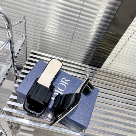 Relief slippers that can be seen from the tops 2023SS DIOR Dior Relief slippers that can be seen from the tops 2023SS DIOR Dior