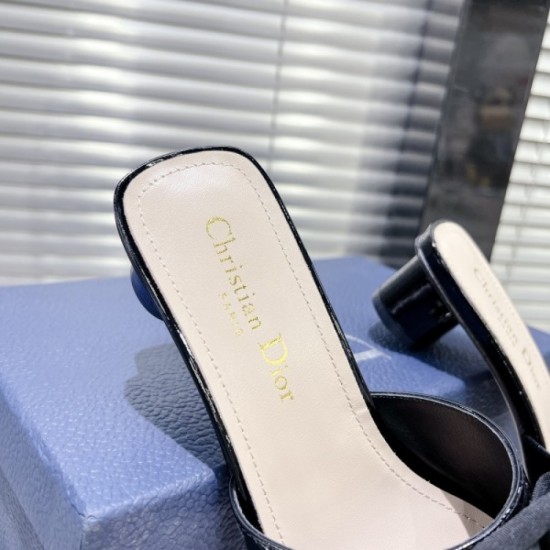 Relief slippers that can be seen from the tops 2023SS DIOR Dior Relief slippers that can be seen from the tops 2023SS DIOR Dior