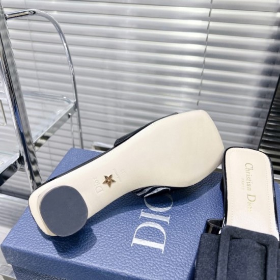 Relief slippers that can be seen from the tops 2023SS DIOR Dior Relief slippers that can be seen from the tops 2023SS DIOR Dior