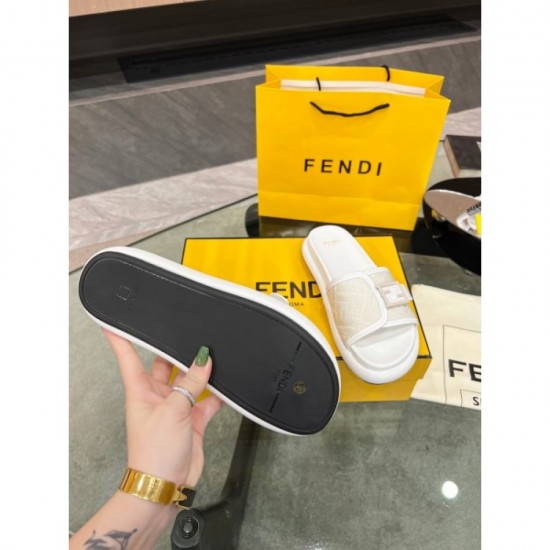 2023SS Mule An item that is very popular every year FENDI Fendi 2023SS Mule An item that is very popular every year FENDI Fendi