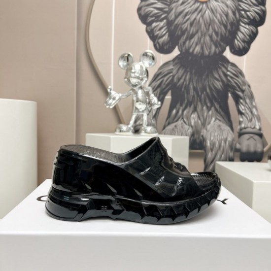Super cool spring and summer new slippers 2023SS GIVENCHY Givenchy Super cool spring and summer new slippers 2023SS GIVENCHY Givenchy