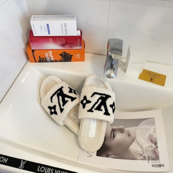 LOUIS VUITTON Louis Vuitton Mule 2023AW Explosive popularity this season LOUIS VUITTON Louis Vuitton Mule 2023AW Explosive popularity this season