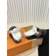Very popular limited color slippers 2023FW LOUIS VUITTON Louis Vuitton Very popular limited color slippers 2023FW LOUIS VUITTON Louis Vuitton