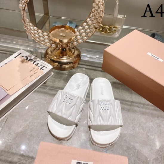 2023SS Mule Suppress popularity and new MIU MIU Miu Miu 2023SS Mule Suppress popularity and new MIU MIU Miu Miu