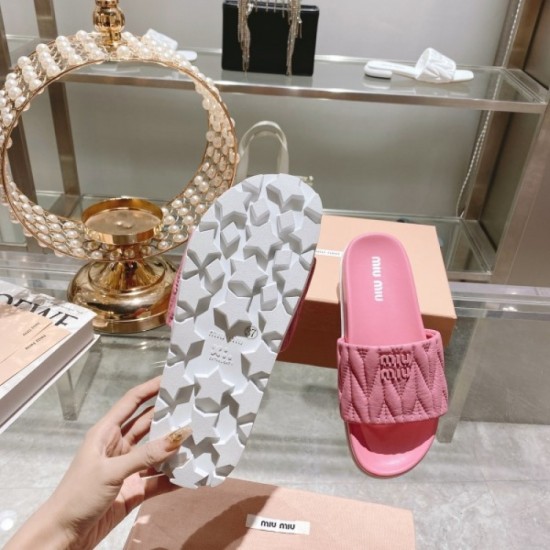 2023SS Mule Suppress popularity and new MIU MIU Miu Miu 2023SS Mule Suppress popularity and new MIU MIU Miu Miu