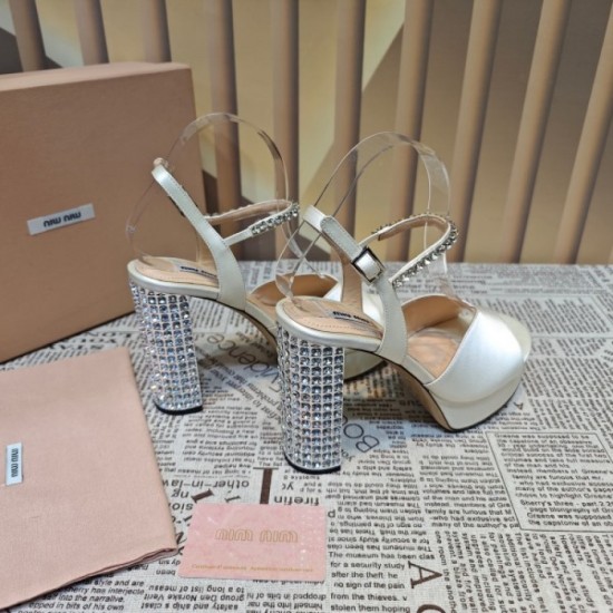 Don't miss this summer's new sandals 2023SS MIU MIU Don't miss this summer's new sandals 2023SS MIU MIU