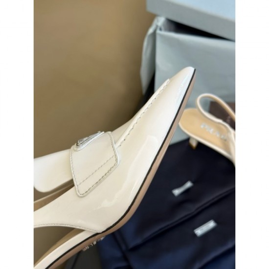 Favorite sandals from celebrities and entertainers 2023SS PRADA Prada Favorite sandals from celebrities and entertainers 2023SS PRADA Prada