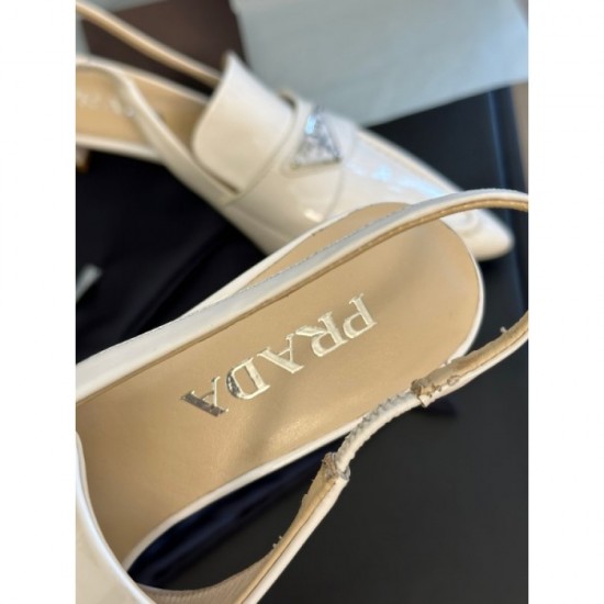 Favorite sandals from celebrities and entertainers 2023SS PRADA Prada Favorite sandals from celebrities and entertainers 2023SS PRADA Prada
