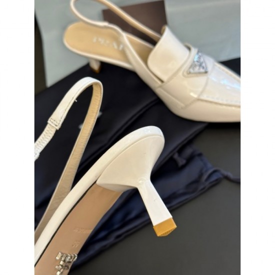 Favorite sandals from celebrities and entertainers 2023SS PRADA Prada Favorite sandals from celebrities and entertainers 2023SS PRADA Prada
