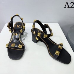 2023SS Sandals Attracting Eyes VALENTINO Valentino