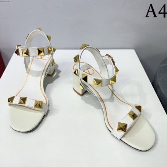 2023SS Sandals Attracting Eyes VALENTINO Valentino 2023SS Sandals Attracting Eyes VALENTINO Valentino
