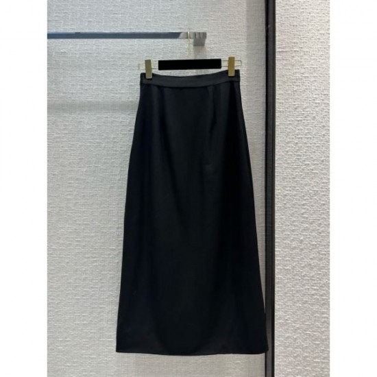 CHANEL CHANEL 2023FW long skirt that is sure to be a big success this year CHANEL CHANEL 2023FW long skirt that is sure to be a big success this year