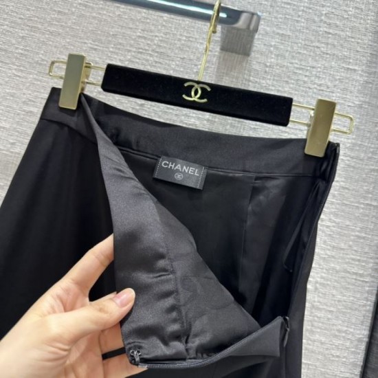 CHANEL CHANEL 2023FW long skirt that is sure to be a big success this year CHANEL CHANEL 2023FW long skirt that is sure to be a big success this year