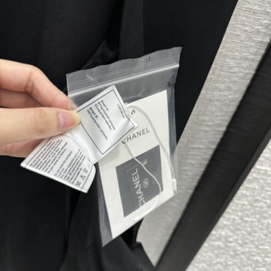CHANEL CHANEL 2023FW long skirt that is sure to be a big success this year CHANEL CHANEL 2023FW long skirt that is sure to be a big success this year