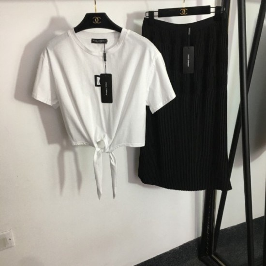 Rising popularity short-sleeved T-shirt + half skirt top and bottom set 2023SS DOLCE & GABBANA Dolce & Gabbana Rising popularity short-sleeved T-shirt + half skirt top and bottom set 2023SS DOLCE & GABBANA Dolce & Gabbana