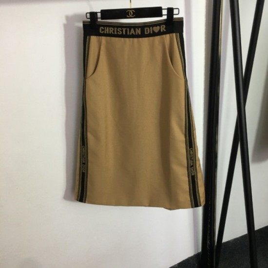 This summer's latest popular sale short-sleeved T-shirt + slit skirt top and bottom set 2023SS DIOR Dior This summer's latest popular sale short-sleeved T-shirt + slit skirt top and bottom set 2023SS DIOR Dior
