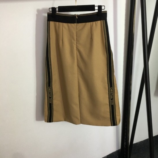 This summer's latest popular sale short-sleeved T-shirt + slit skirt top and bottom set 2023SS DIOR Dior This summer's latest popular sale short-sleeved T-shirt + slit skirt top and bottom set 2023SS DIOR Dior