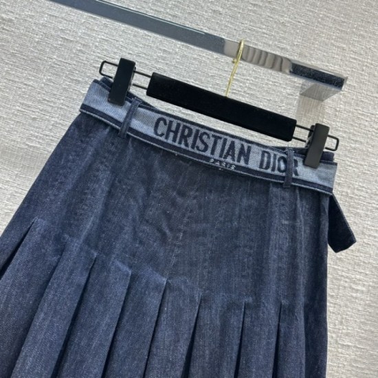 DIOR Dior 2023FW Pleated skirt The latest trend that enhances the autumn and winter mood DIOR Dior 2023FW Pleated skirt The latest trend that enhances the autumn and winter mood
