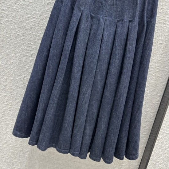 DIOR Dior 2023FW Pleated skirt The latest trend that enhances the autumn and winter mood DIOR Dior 2023FW Pleated skirt The latest trend that enhances the autumn and winter mood