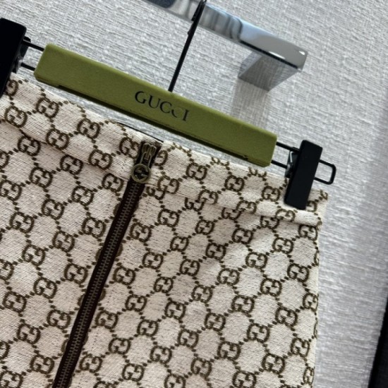 GUCCI Gucci 2023FW half skirt Elegant and neat, excellent sensitivity GUCCI Gucci 2023FW half skirt Elegant and neat, excellent sensitivity