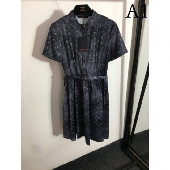 LOUIS VUITTON Louis Vuitton reward for yourself 2023SS dress LOUIS VUITTON Louis Vuitton reward for yourself 2023SS dress