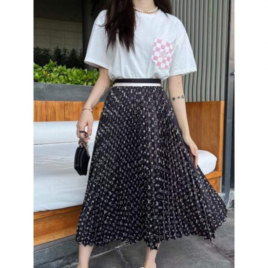 LOUIS VUITTON Louis Vuitton shining luxury perfect score 2023SS pleated skirt LOUIS VUITTON Louis Vuitton shining luxury perfect score 2023SS pleated skirt