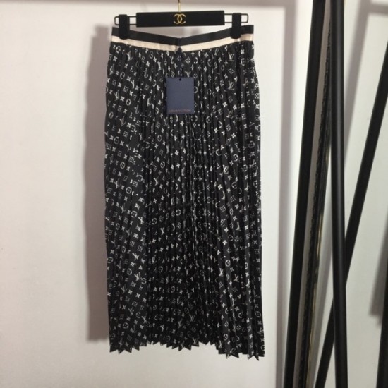 LOUIS VUITTON Louis Vuitton shining luxury perfect score 2023SS pleated skirt LOUIS VUITTON Louis Vuitton shining luxury perfect score 2023SS pleated skirt