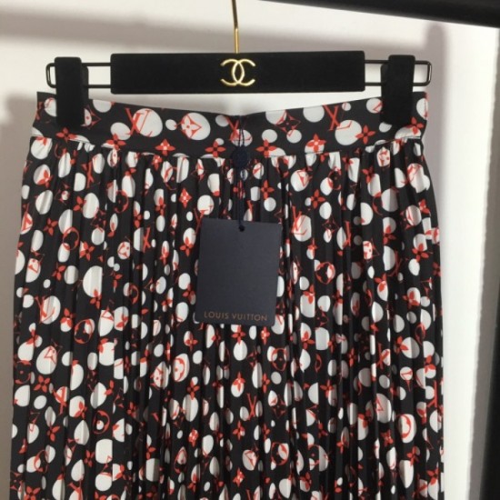 LOUIS VUITTON Louis Vuitton overwhelming luxury 2023SS pleated skirt LOUIS VUITTON Louis Vuitton overwhelming luxury 2023SS pleated skirt