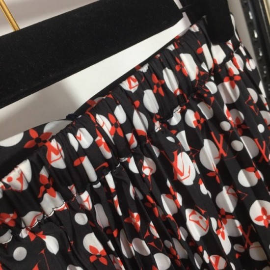 LOUIS VUITTON Louis Vuitton overwhelming luxury 2023SS pleated skirt LOUIS VUITTON Louis Vuitton overwhelming luxury 2023SS pleated skirt