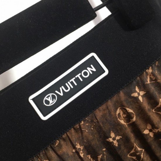 LOUIS VUITTON Louis Vuitton spring summer big success 2023SS pleated skirt LOUIS VUITTON Louis Vuitton spring summer big success 2023SS pleated skirt