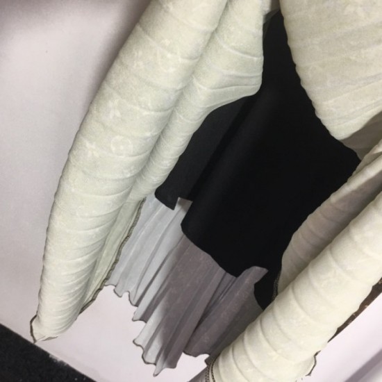 LOUIS VUITTON Louis Vuitton spring summer big success 2023SS pleated skirt LOUIS VUITTON Louis Vuitton spring summer big success 2023SS pleated skirt