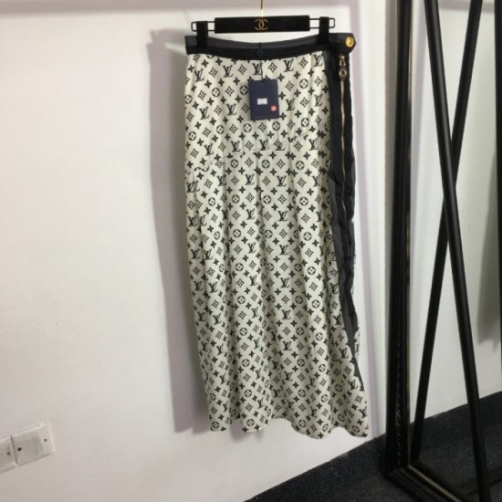 LOUIS VUITTON Louis Vuitton 2023SS high waist skirt summer color LOUIS VUITTON Louis Vuitton 2023SS high waist skirt summer color