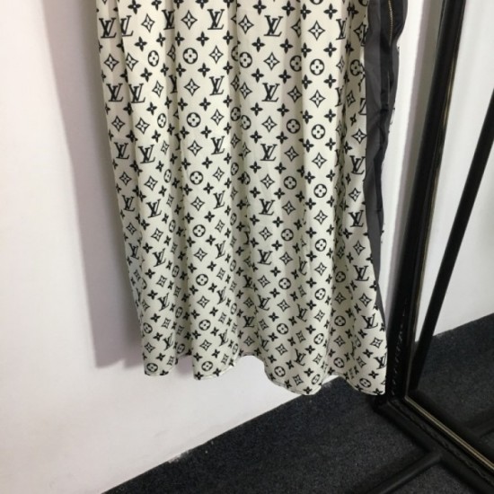 LOUIS VUITTON Louis Vuitton 2023SS high waist skirt summer color LOUIS VUITTON Louis Vuitton 2023SS high waist skirt summer color