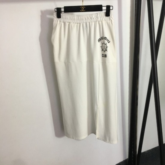 Attractive point Short-sleeved T-shirt + slit skirt top and bottom set 2023SS MIU MIU Attractive point Short-sleeved T-shirt + slit skirt top and bottom set 2023SS MIU MIU
