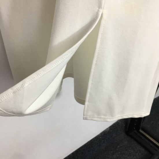 Attractive point Short-sleeved T-shirt + slit skirt top and bottom set 2023SS MIU MIU Attractive point Short-sleeved T-shirt + slit skirt top and bottom set 2023SS MIU MIU